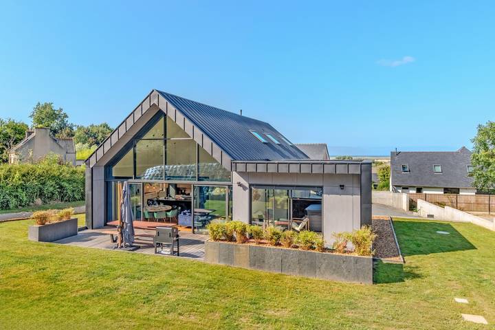 Holiday rental for 10 people, with Hot tub and Garden