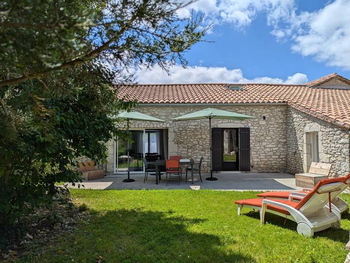 Gîte pour 6 personnes, avec terrasse et jardin en Dordogne