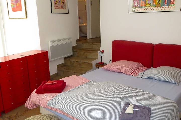 Direkt am Meer, 50 Meter vom Strand, 3 Km von Monaco, teilweise klimatisiert. in Èze, Mittelmeerküste (Frankreich)