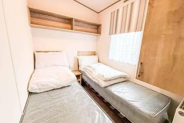 Glamping for 8 People in St Osyth, Essex, Photo 4