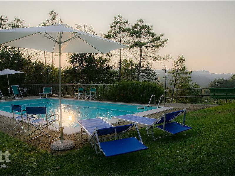 Tritt — 8-person villa near Florence with private swimming pool in Montespertoli, Provincia de Firenze