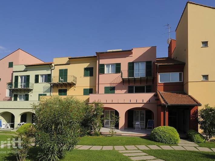 Casa vacanza per 6 persone, con idromassaggio e balcone/terrazza nonché terrazza e piscina a Loano