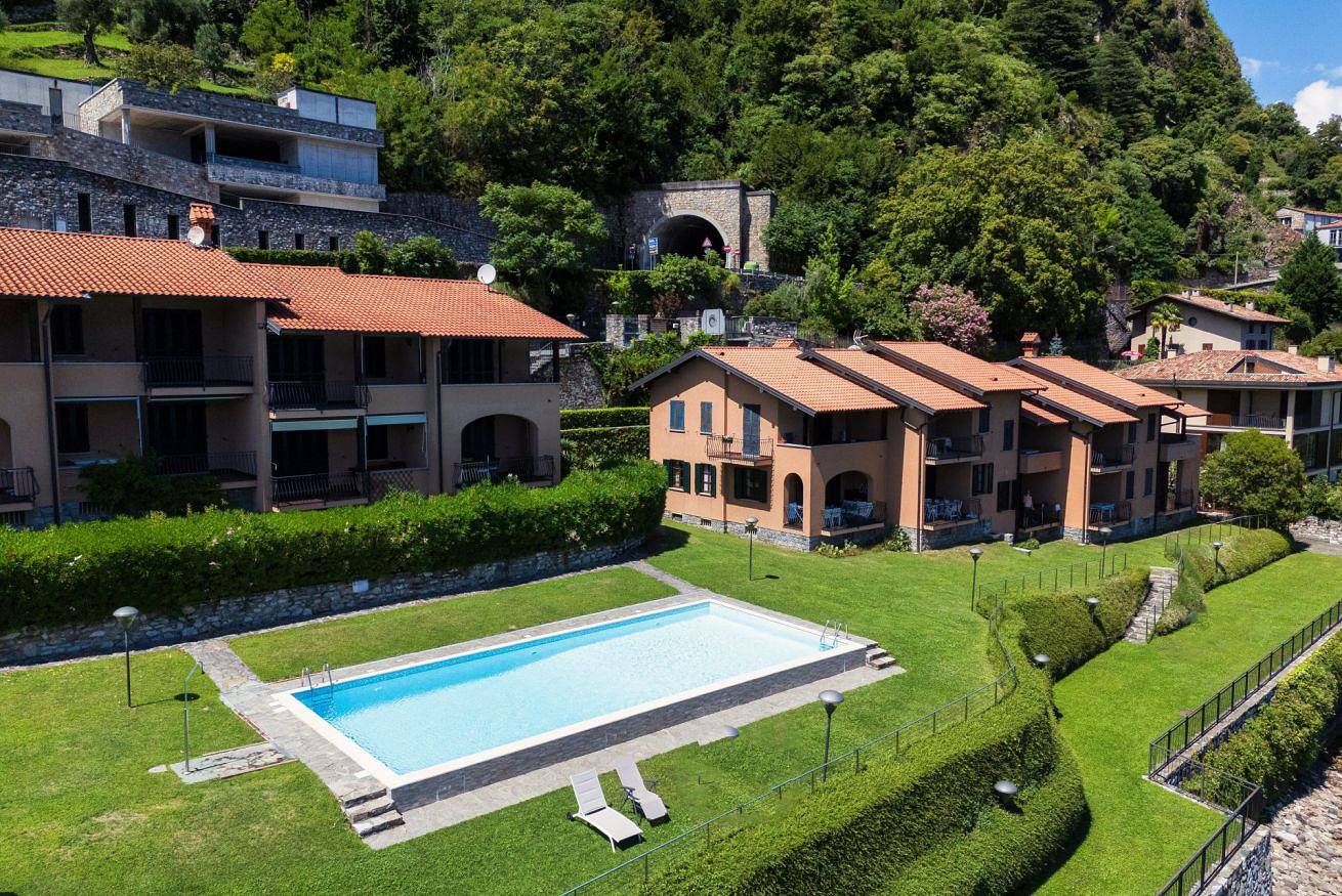 Ganze Wohnung, Ferienwohnung für 2 Personen mit Pool in Musso, Gemeinde Musso