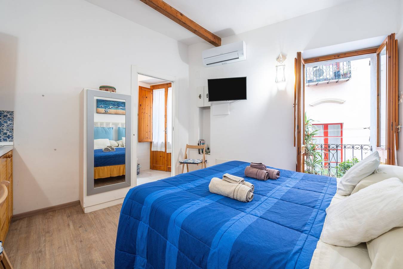Studio Apartment 'Alla Marina Monolocale' with Balcony, Wi-Fi and Air Conditioning in Marina (Sardinia), Cagliari
