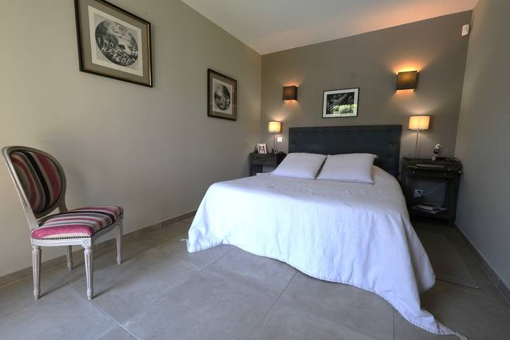 Location de vacances pour 6 personnes, avec jardin à Aureille - 4