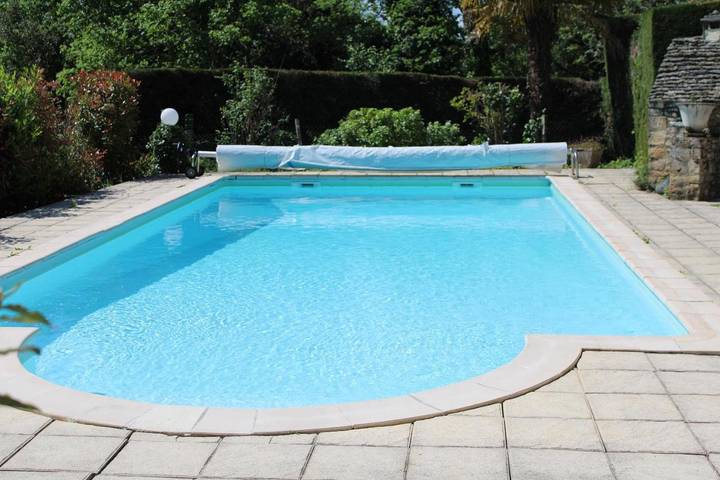 Location de vacances pour 5 personnes, avec terrasse ainsi que vue et piscine à Tamniès - 4