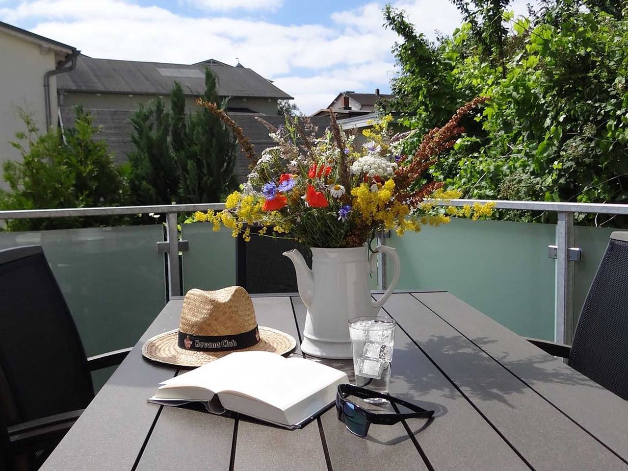 Ganze Ferienwohnung, Neu: Wellness Fh Kleine Rosenvilla - 150m zur Ostsee - Wellness Ferienhaus in der Sassnitzer Altstadt in Sassnitz, Nationalpark Jasmund