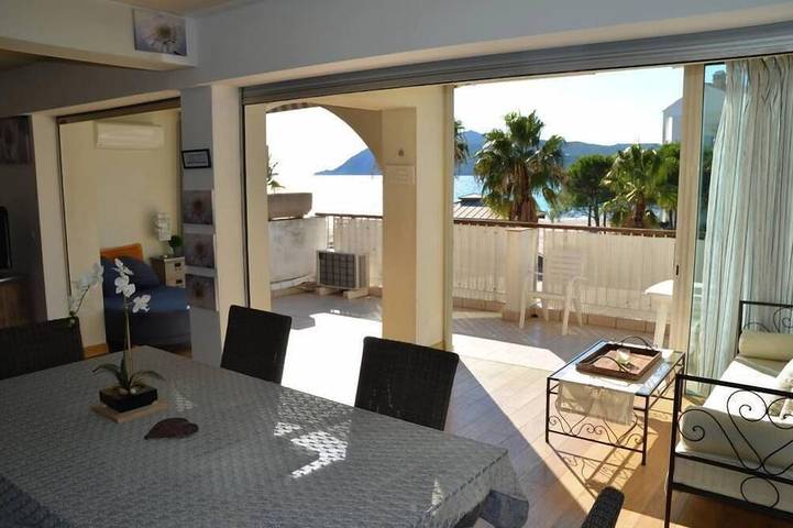 Gîte pour 4 personnes, avec terrasse dans Plage des Sablettes