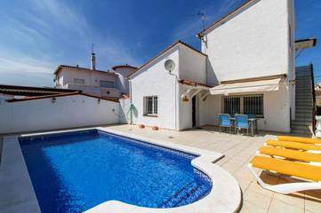 Chalet para 7 personas, con piscina y jardín en Provincia de Gerona