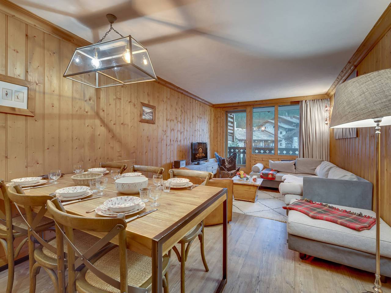 Ganze Wohnung, Komfortable Wohnung mit WLAN, Parkplatz, Südbalkon, mitten im Resort, nahe den Pisten
 in Val-d'Isère, Rutor-Gruppe