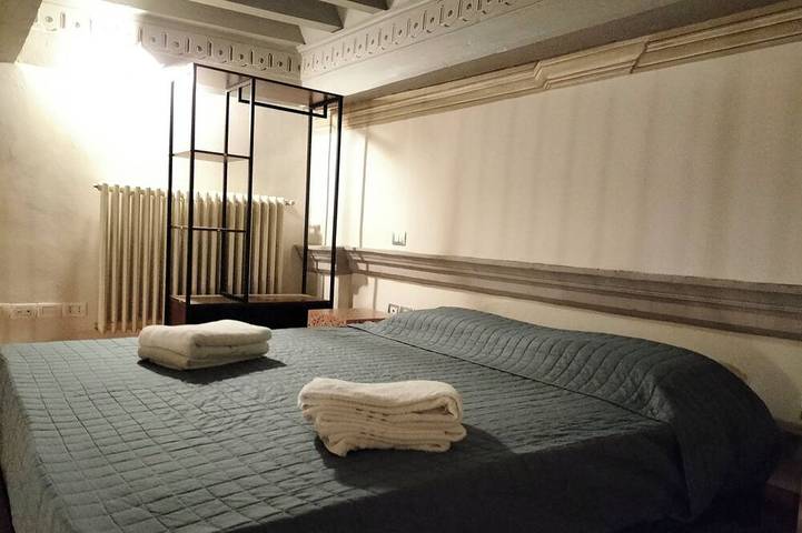 Entire apartment, Apartment with terrace, parking A/C, Wi-Fi, in the old town in Pistoia, Pistoia Province