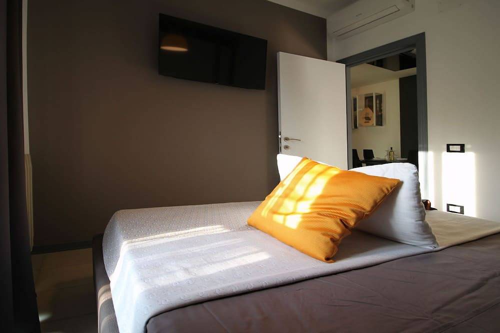 Entire apartment, Lubar beachfront holiday homes - 5-star quality and affordable price in Villa Rosa, Teramo Province