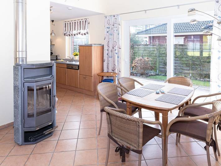 Ferienhaus für 4 Personen, mit Terrasse und Garten in Duhnen - 3