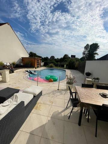 Cottage pour 8 personnes, avec piscine et jardin à Groslay