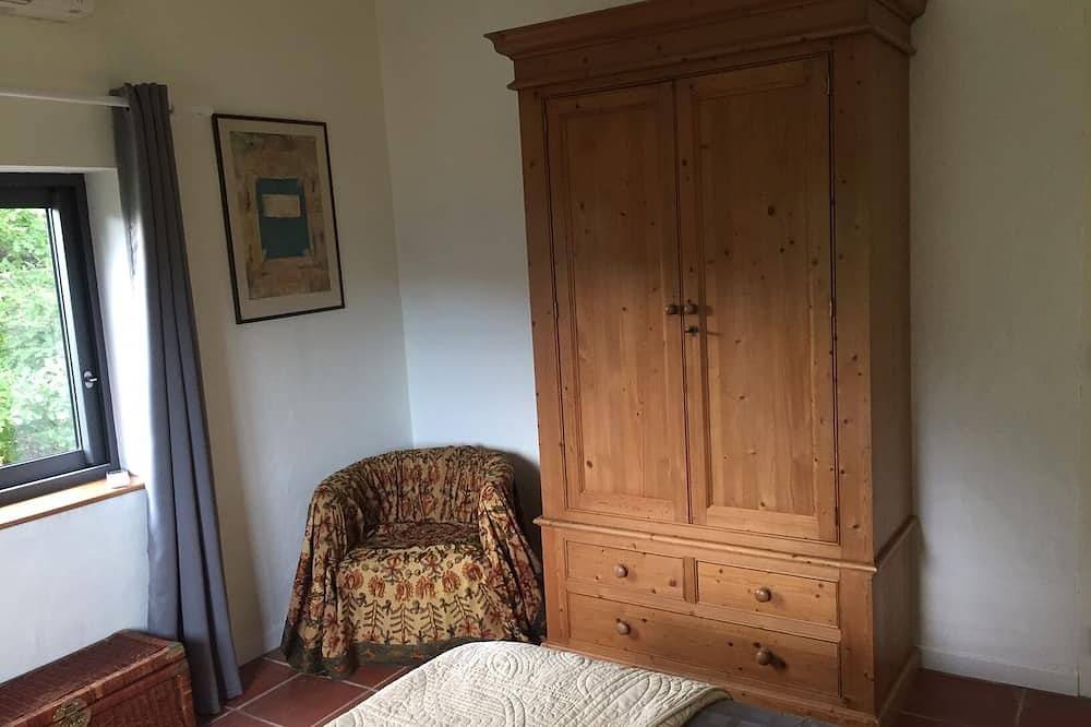 Villa with large terrace overlooking the bay of Cannes and the Esterel mountains in Les Adrets-de-l'Estérel, Massif de l'Esterel