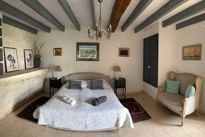 Location de vacances pour 3 personnes, avec terrasse et jardin dans Sigogne - 2