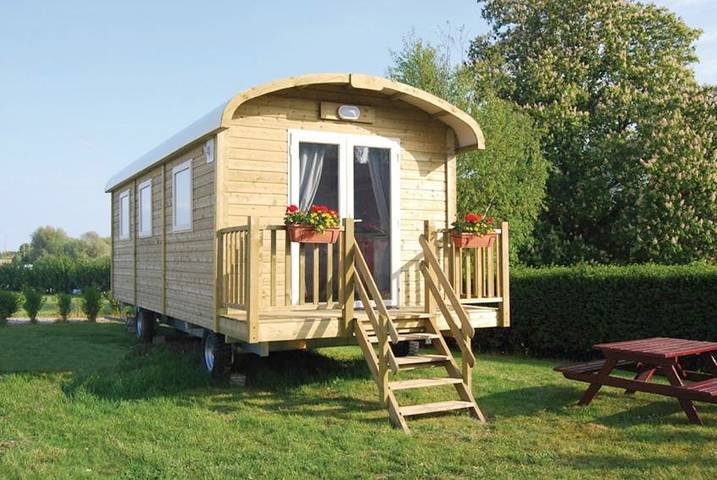 Camping pour 6 personnes, avec terrasse