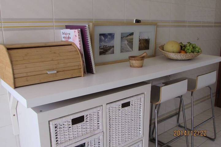 Ganze Wohnung, Algarve T2 Apartment, Veranden, Pool und Zugang zu 2 Stränden, Einfamilienhaus in Alporchinhos (Atlantikküste), Porches