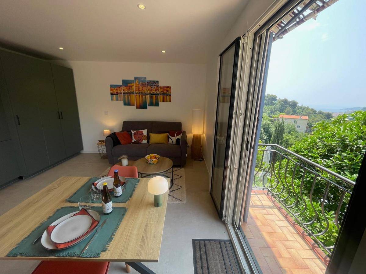 Studio Shangri-La - calme - confort - vue mer - Pkg - Wifi in Menton, Côte méditerranéenne (France)