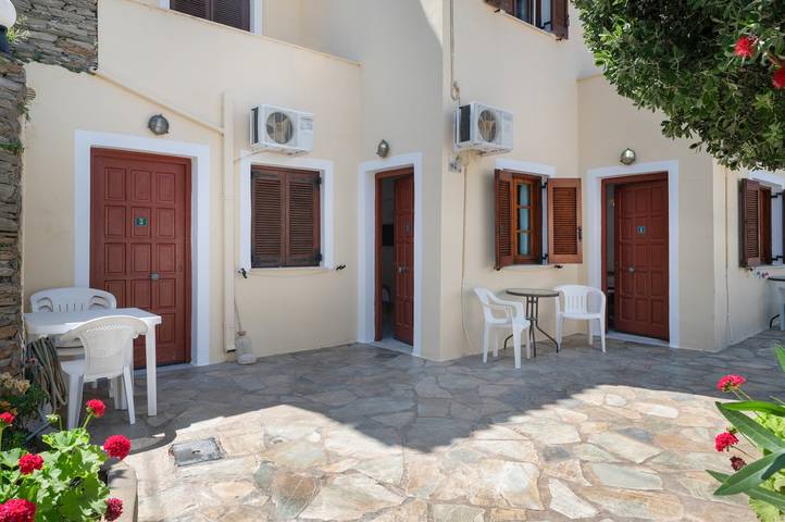 Gîte pour 2 personnes, avec Balcon et Jardin dans Andros - 4