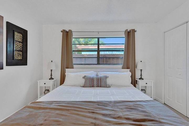 Vacation rental for 6 people, with yard in Dania Beach