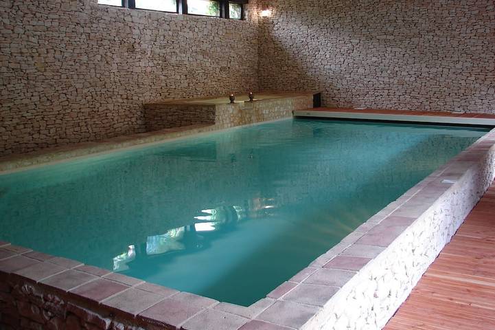 Maison de vacances pour 8 personnes, avec Jacuzzi ainsi que Terrasse et Piscine dans Gorges de l’Ardèche