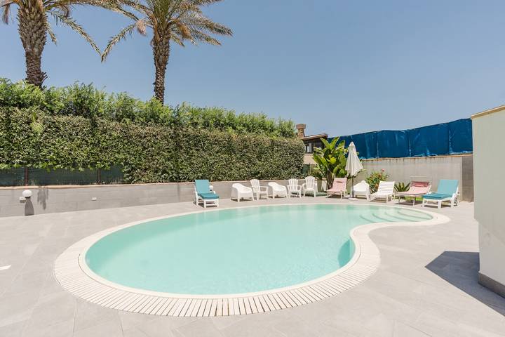 Villa 'The Pearl Of Sicily New Salt Pool' with Sea View and Air Conditioning in Tre Fontane, Campobello di Mazara