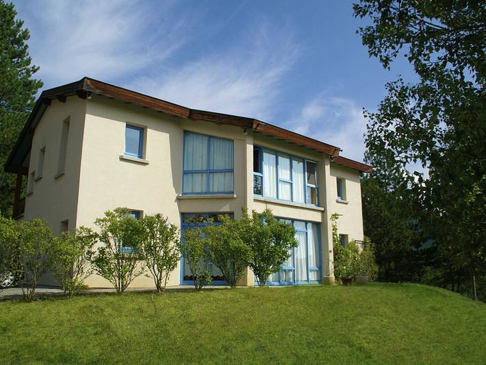 Maison de vacances pour 10 personnes, avec terrasse et jardin ainsi que vue et piscine