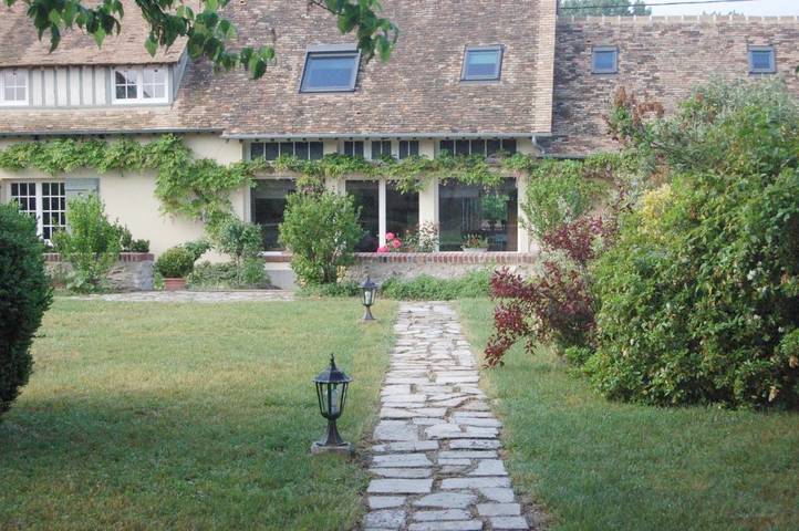 Chambre d’hôte pour 2 personnes, avec vue et jardin à La Croix-Saint-Leufroy