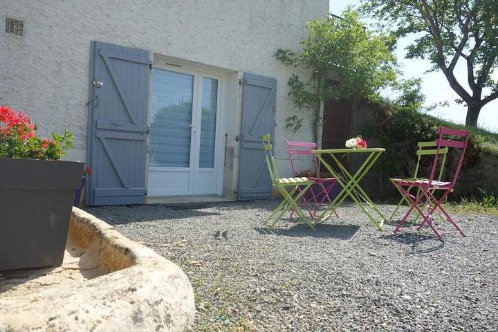 Gîte pour 2 personnes, avec jardin à Rouillé
