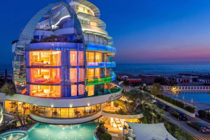 Hotel für 2 Personen, mit Balkon und Terrasse sowie Garten und Pool