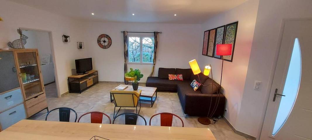 Location de vacances pour 10 personnes, avec vue ainsi que piscine et terrasse à Gindou - 4