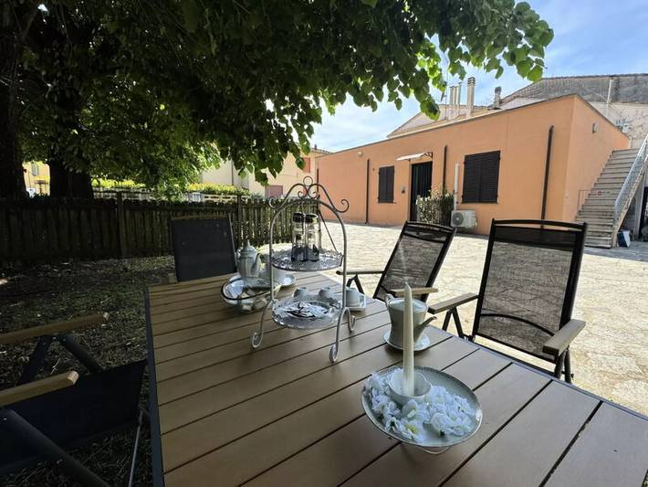 Location de vacances pour 3 personnes, avec jardin à Vecchiano