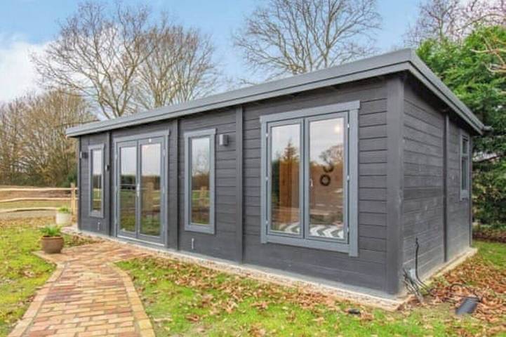 Log cabin for 2 people, with garden and hot tub, with pets - 1
