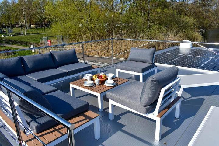 Boot für 6 Personen, mit Terrasse und Ausblick in Mecklenburg-Schwerin