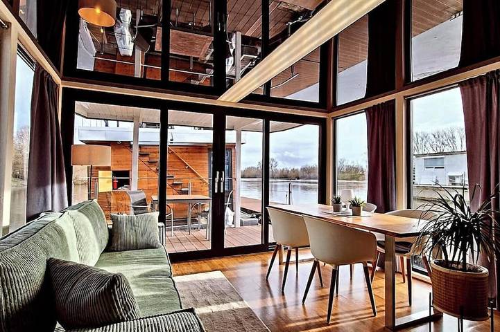 Casa flotante para 2 personas, con balcón - 1