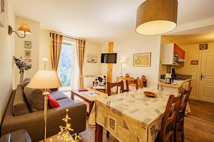 Gîte pour 6 personnes, avec balcon et vue dans Office de Tourisme de Hauteluce Les Saisies - 2