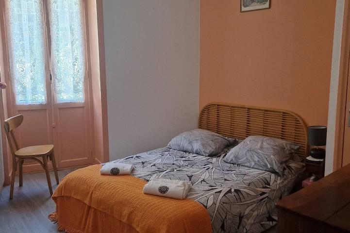Entire apartment, Welcome to Le Cocon de Seguret—a 120-square-meter duplex apartment in the heart of the historic district in Le Puy-en-Velay, Haute-Loire