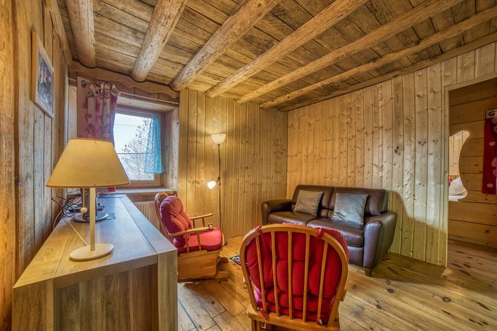Appartement entier, Appartement 'Anna-Purna' avec vue sur les montagnes, terrasse partagée et Wi-Fi in Les Carroz, Arâches-la-Frasse