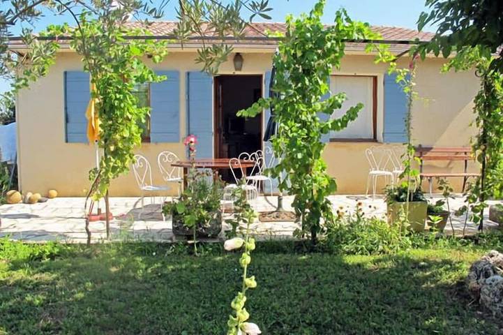 Gîte pour 4 personnes, avec terrasse et jardin ainsi que jacuzzi et piscine, animaux acceptés dans Dentelles de Montmirail - 4