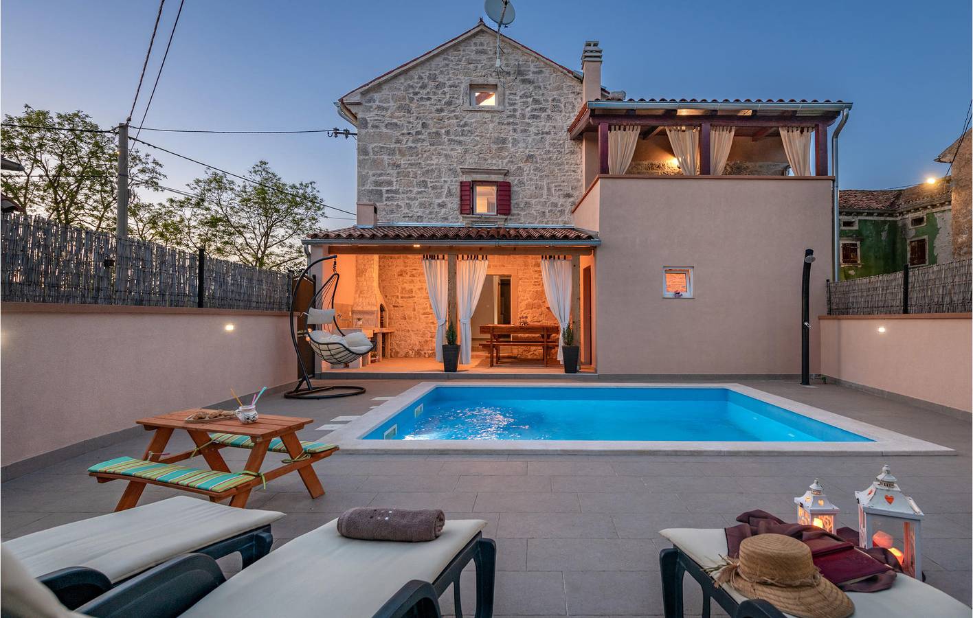 Reizende 110 m² große Ferienwohnung mit Pool, WLAN und guter Anbindung an das Stadtzentrum in Butkovići in Marčana, Südküste Istrien