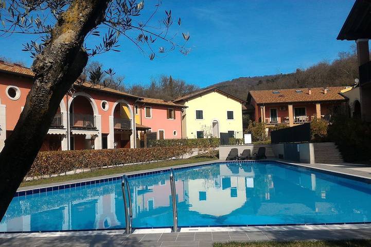 Ferienhaus für 4 Personen, mit Pool und Balkon - 1