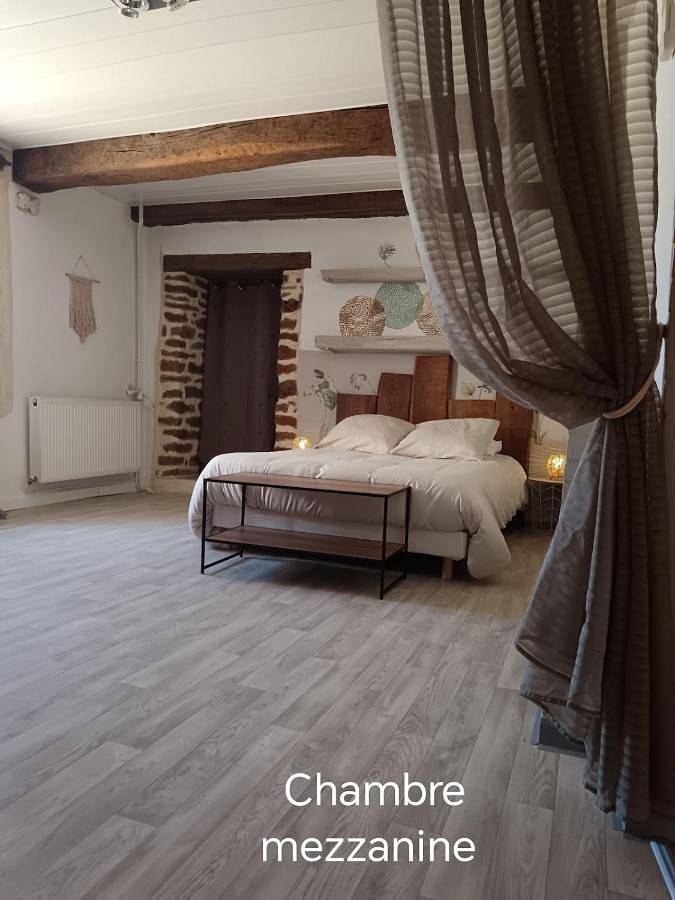 Gîte pour 5 personnes, avec vue et terrasse, animaux acceptés dans Apremont (Haute-Saône)