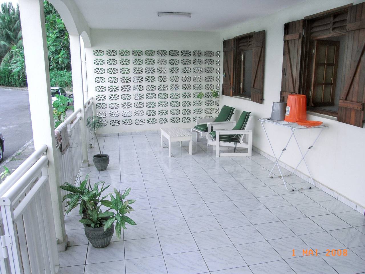 Maison vue mer à Petit-Bourg avec terrasse accueillante. in Petit-Bourg, Guadeloupe
