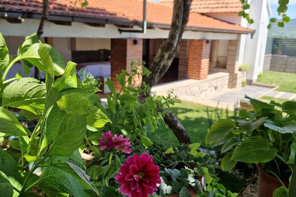 Luxury villa with private swimming pool in Imotski, Makarska Riviera