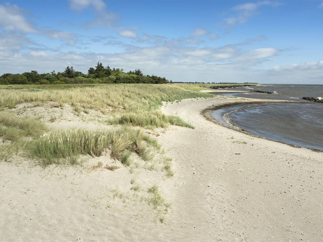 "Hughe" - 300m from the sea in Hyldtofte Østersøbad, Rødby