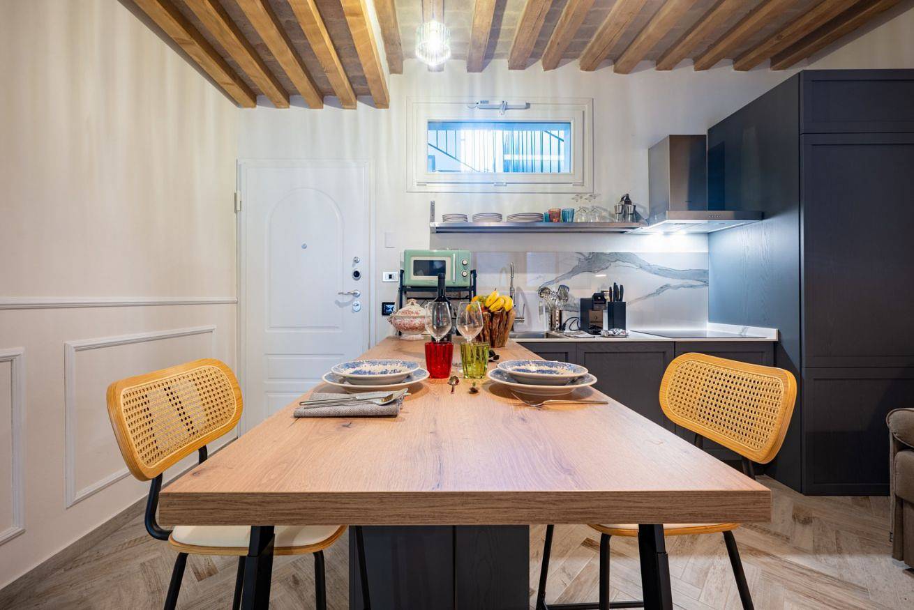 Apartamento entero, Guesthost - Stylish & Elegant Parma Apartment 5 in Oltretorrente (Parma), Parma