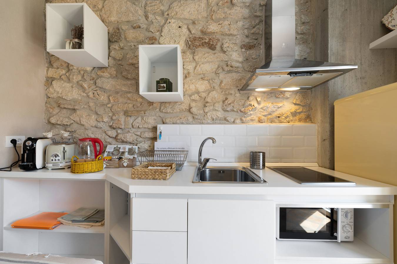 Entire apartment, Apartment "Casa Virginia - Vigna" with Sea View, Shared Pool & Wi-Fi in Boragni, Orco Feglino