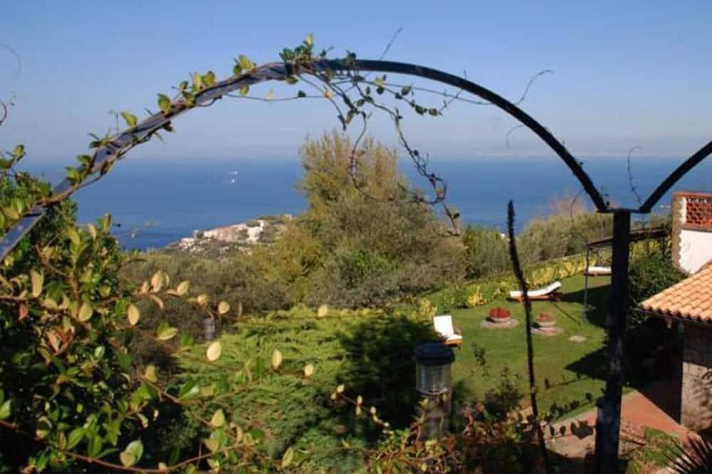 La Violetta Villa maravillosa en el corazón de la costa de Sorrento in Provincia de Nápoles