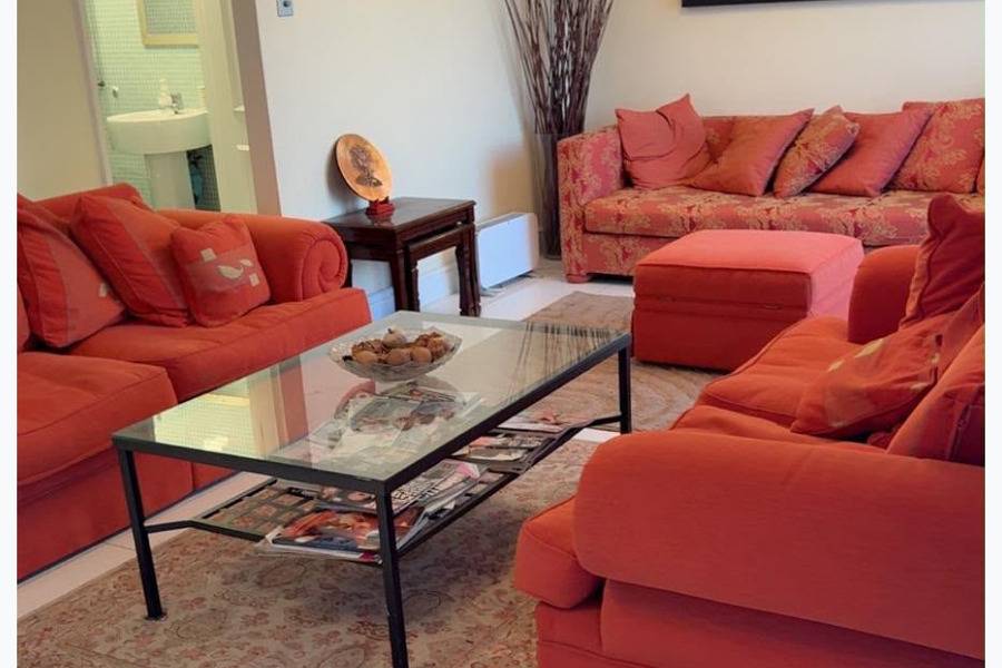 Entire holiday apartment, Charming Dartford Apartment with a View in Dartford, Kent